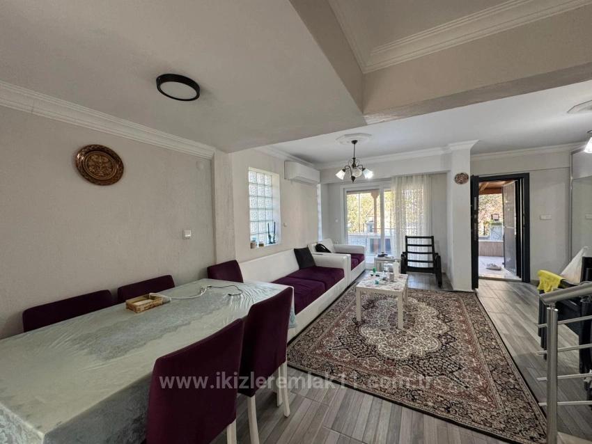 Seferihisar'cumhuriyet Bezirk, Meltem Tour Site 4+1 Villa Zum Verkauf Am Meer