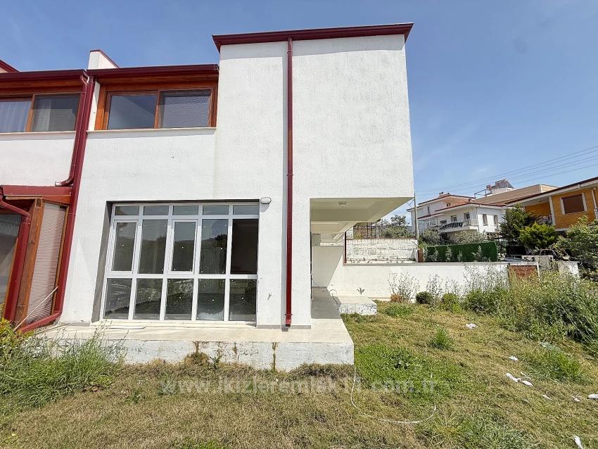 Großzügige 3+1 Villa/Sommerhaus Zum Verkauf Zu Einem Erschwinglichen Preis In Doğanbey, Seferihisar