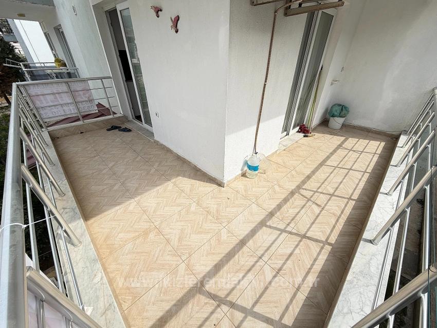 Großzügige 2+1-Zimmer-Wohnung Im Mittleren Stockwerk Im Zentrum Von Ürkmez, Seferihisar, Zu Verkaufen