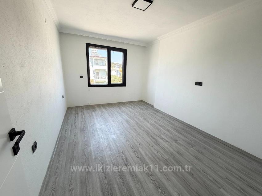 Brandneue 3+1-Zimmer-Villa Mit Großzügigem Garten In Meeresnähe In Doğanbey, Seferihisar Zu Verkaufen