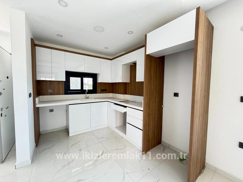 3+1-Zimmer Villa Zu verkaufen in Cumhuriyet Bz. Seferihisar Doğanbey - 220 m²