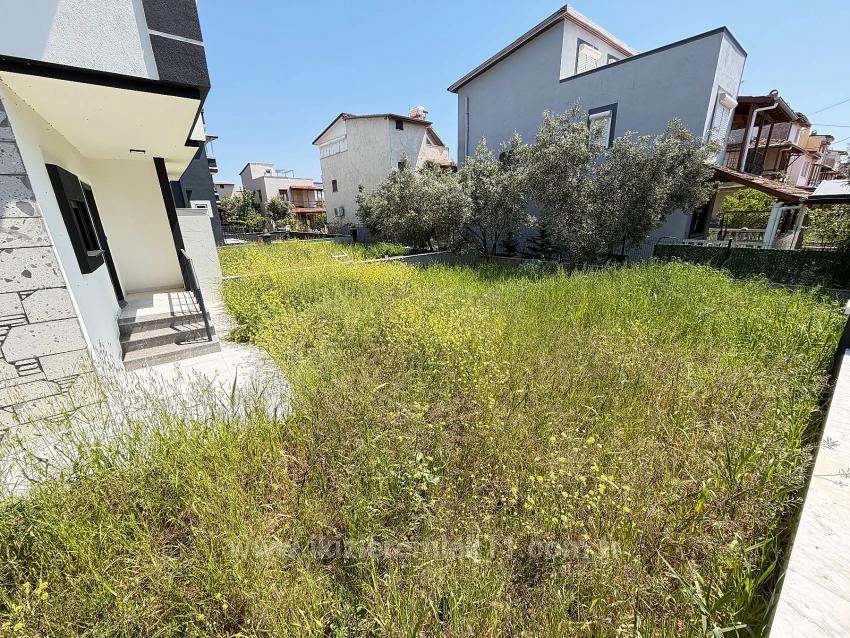 Brandneue 3+1-Zimmer-Villa Mit Großzügigem Garten In Meeresnähe In Doğanbey, Seferihisar Zu Verkaufen