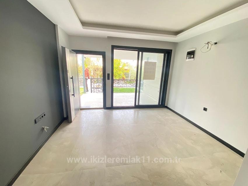 Gartenvilla Zum Verkauf In Der Nähe Des Meeres In Ürkmez Doğanbey, 2+1