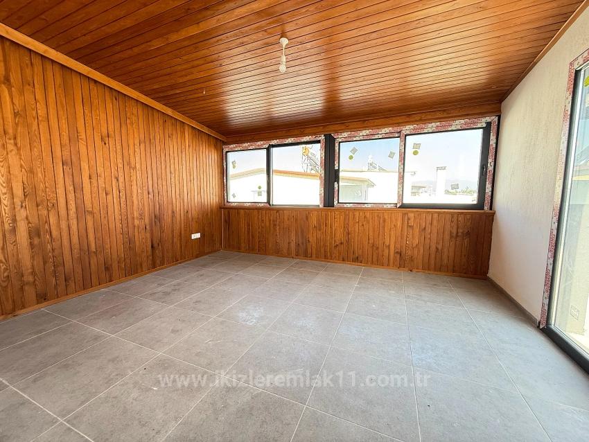 Brandneue 3+1-Villa Zum Verkauf Im Seferihisar Doğanbey Center.