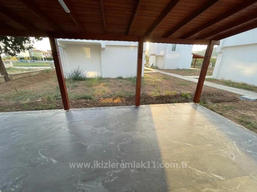 Brandneue Freistehende 3+1 Villa Mit Privatem Pool In Doğanbey, Seferihisar Zu Verkaufen.