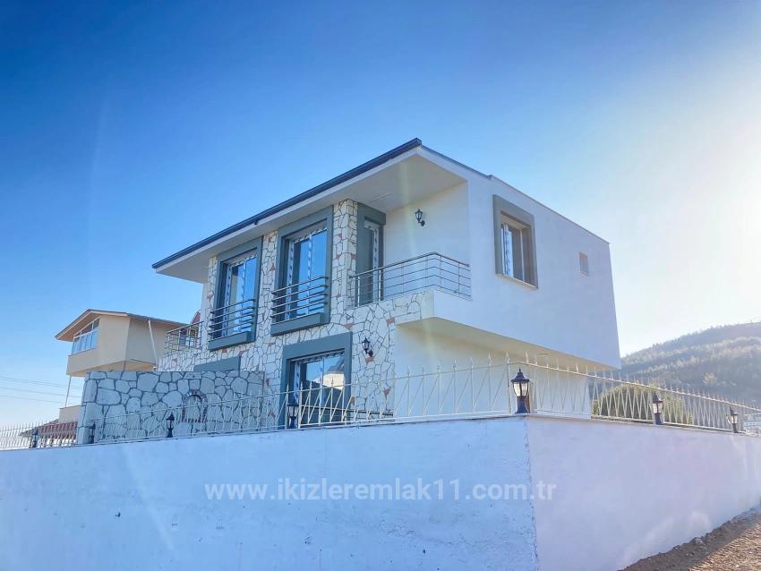 2+1 Villa Mit Meerblick Und Garten Zum Verkauf In Doğanbey, Seferihisar