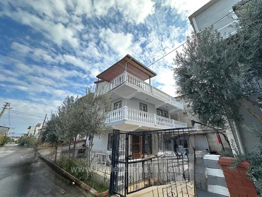 4+1-Zimmer Villa Zu Verkaufen in Cumhuriyet Bz. Seferihisar Doğanbey - 170 m²
