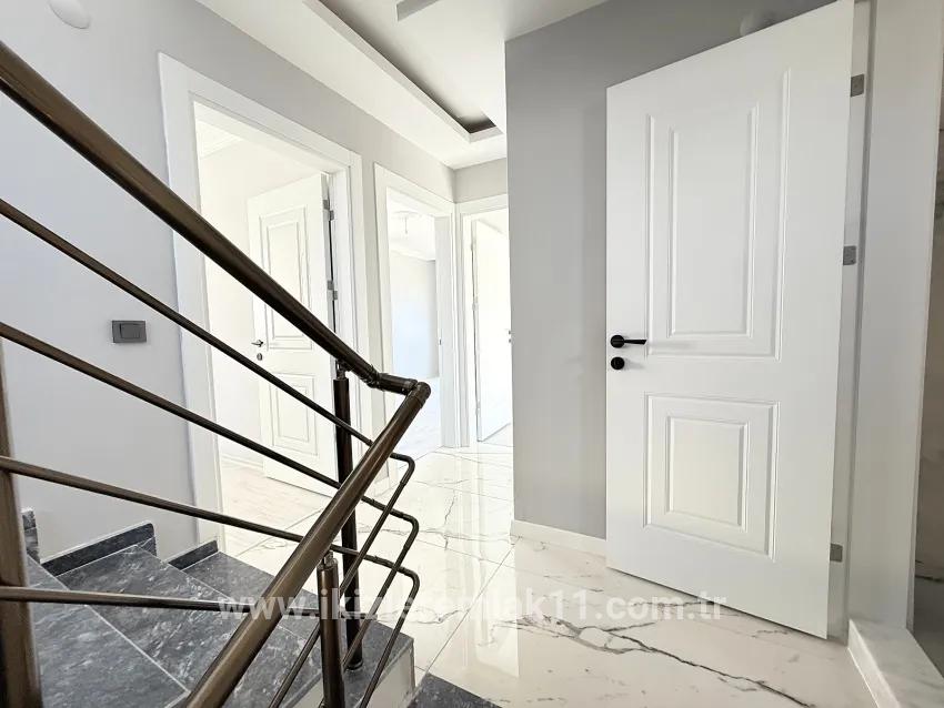 3+1-Zimmer Villa Zu verkaufen in Cumhuriyet Bz. Seferihisar Doğanbey - 300 m²