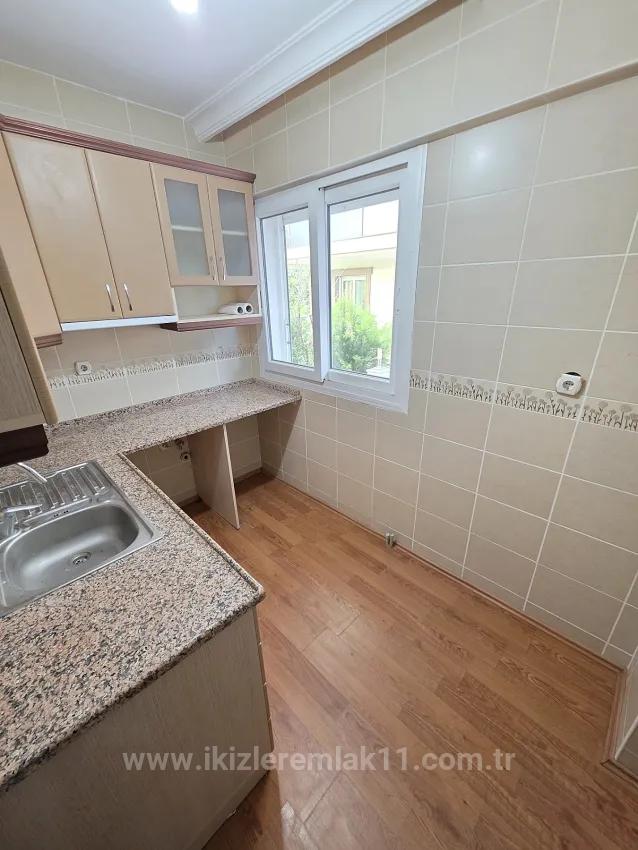 Zum Verkauf - Unabhängige Wohnung Mit Garten - In Gümüldür - 200 Mt Vom Meer Entfernt