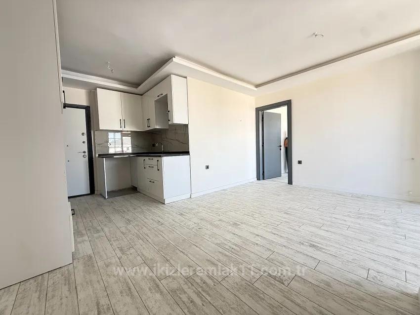 In Seferihisar Doğanbey Zu Verkaufen 1+1 Zur Meerseite Zu Verkaufende Wohnung