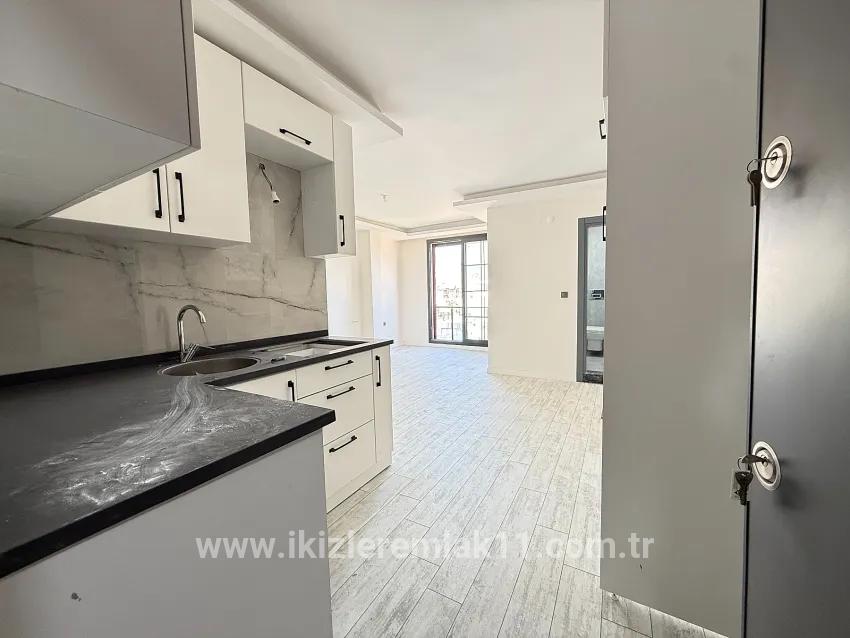 1+1-Zimmer Appartement Zu verkaufen in Cumhuriyet Bz. Seferihisar Doğanbey - 60 m²