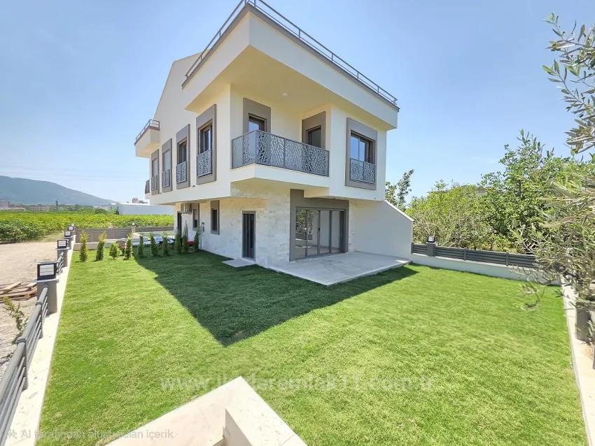 4+1-Zimmer Einfamilienhaus Zu Verkaufen in Gümüldür İnönü Bz. Menderes Gümüldür - 160 m²