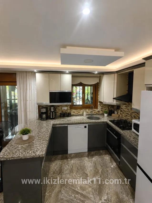 4+1-Zimmer Villa Zu verkaufen in Gümüldür Fevzi Çakmak Bz. Menderes Gümüldür - 170 m²