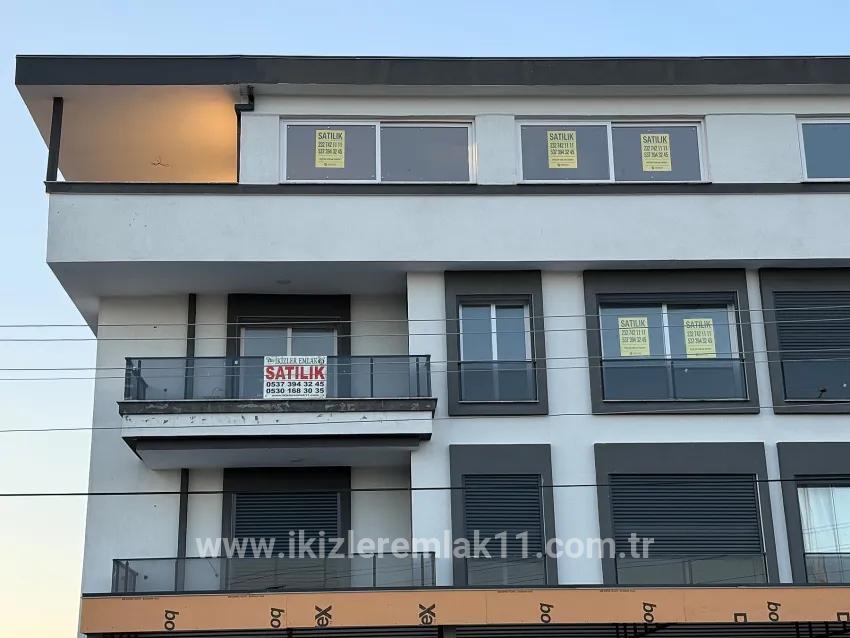 Seferihisar Ürkmez'de Null 4+1 Doppelhaushälfte mit Aufzug und Parkplatz, 400 m vom Meer entfernt
