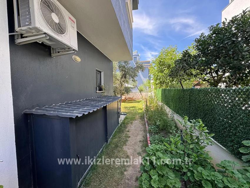 In Seferihisar Doğanbey zu verkaufen 3+1 geräumiges haus mit großem garten doppelhaushälfte Ferienhaus