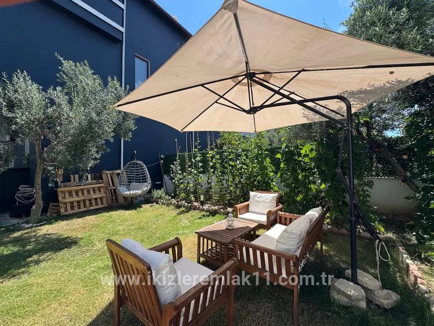In Seferihisar Doğanbey zu verkaufen 3+1 geräumiges haus mit großem garten doppelhaushälfte Ferienhaus