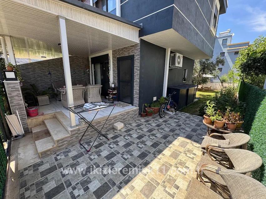 In Seferihisar Doğanbey zu verkaufen 3+1 geräumiges haus mit großem garten doppelhaushälfte Ferienhaus