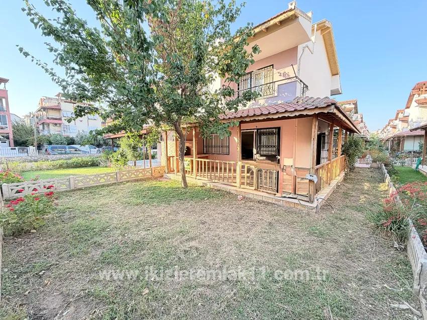 3+1-Zimmer Einfamilienhaus Zu verkaufen in Gümüldür Fevzi Çakmak Bz. Menderes Gümüldür - 180 m²
