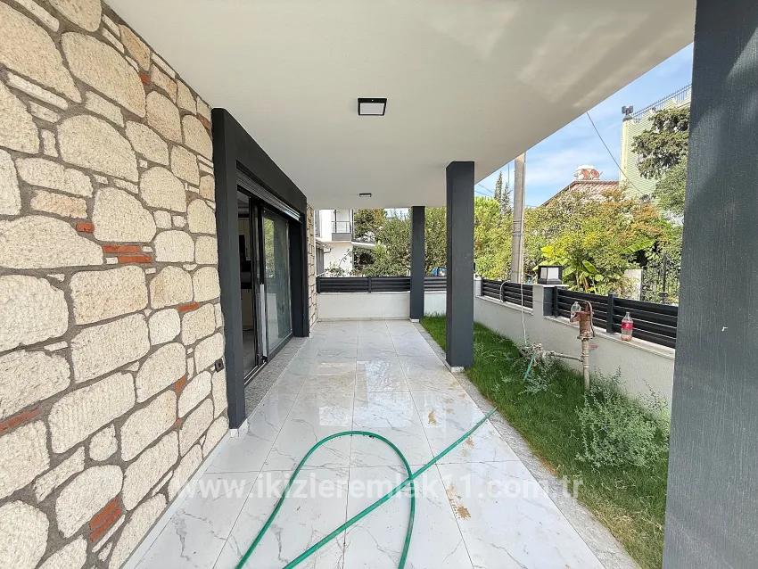 3+1-Zimmer Sommerhaus Zu verkaufen in Cumhuriyet Bz. Seferihisar Doğanbey - 180 m²