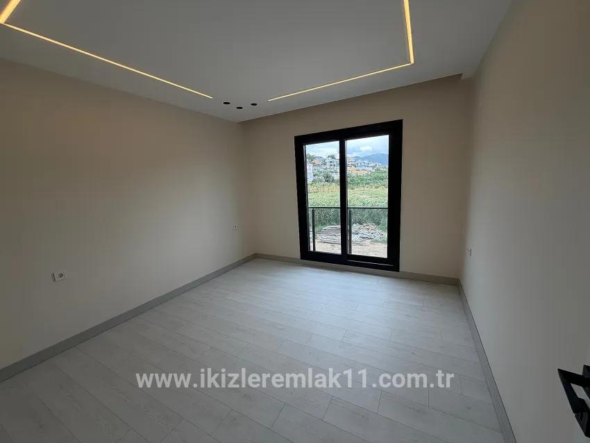3+1-Zimmer Villa Zu verkaufen in Gümüldür Cumhuriyet Bz. Menderes Gümüldür - 180 m²