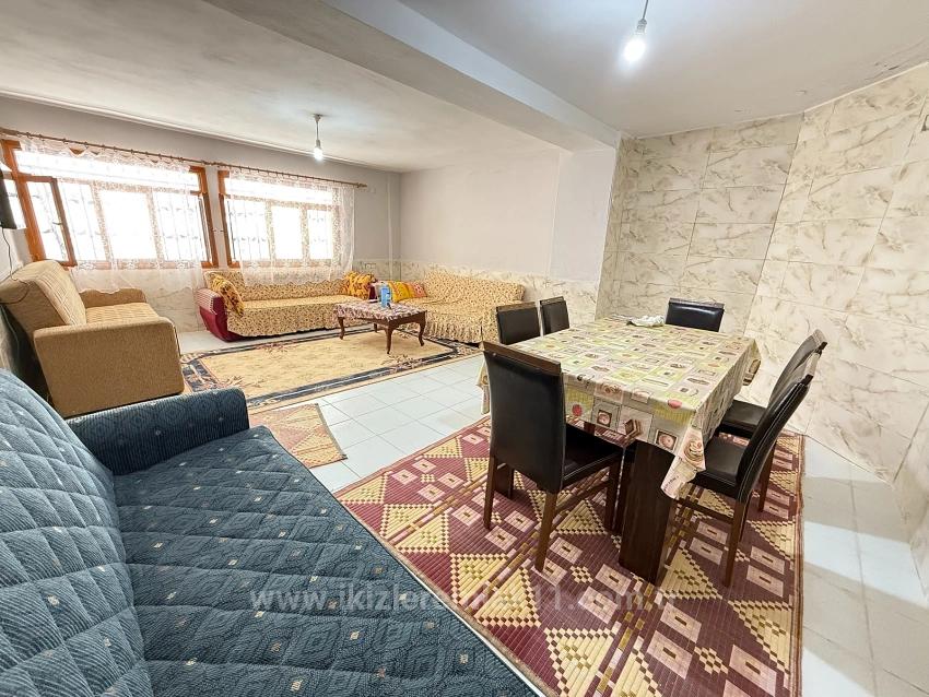 3+1 Gartenapartment In Ürkmez Zu Verkaufen, 250 Meter Vom Meer Entfernt, Erschwinglicher Preis