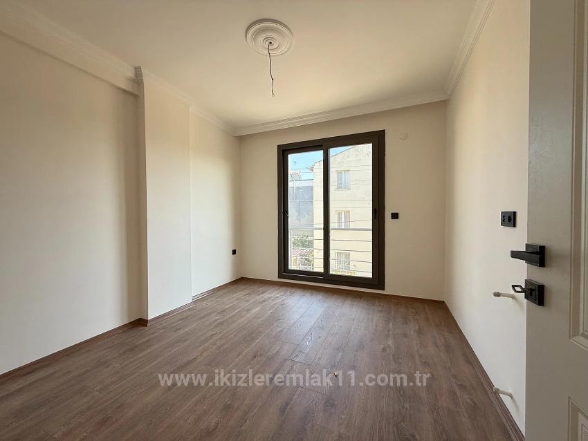 Brandneues Luxus-Sommerhaus Mit 3+1 Bädern In Seferihisar Doganbey Zu Verkaufen