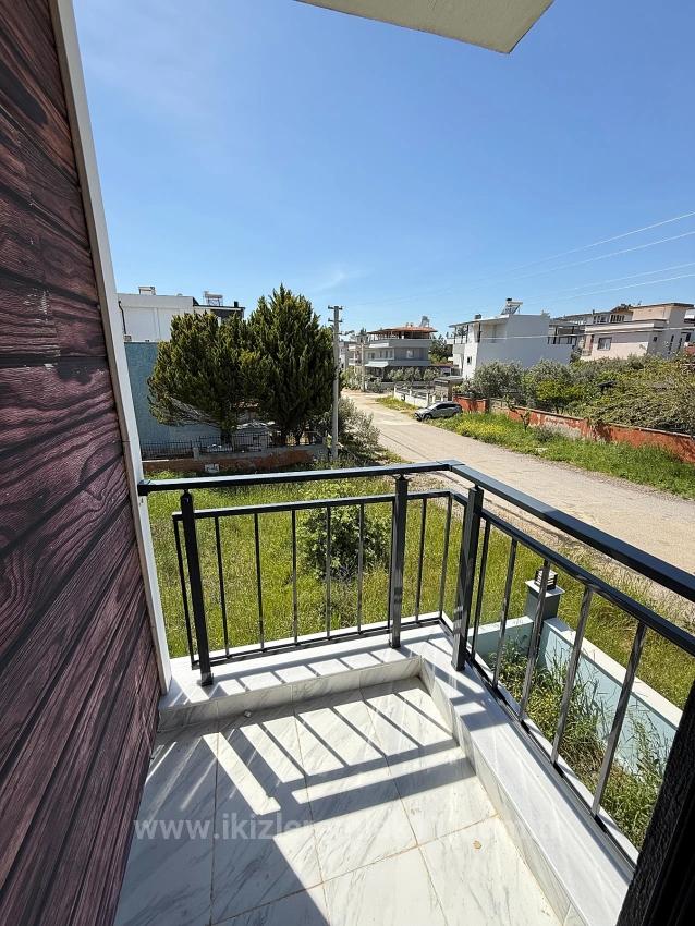 2+1-Maisonette-Sommerhaus Mit Großem Garten Und Meerblick In Seferihisar Doğanbey Zu Verkaufen