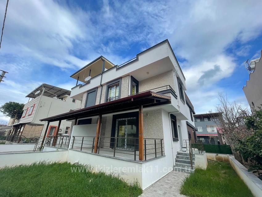 3+1-Zimmer Villa Zu Verkaufen in Cumhuriyet Bz. Seferihisar Doğanbey - 175 m²