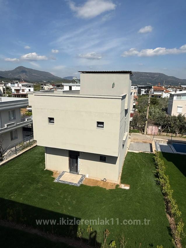 3+1 Duplex-Sommerhaus Mit Pool In Seferihisar Doğanbey