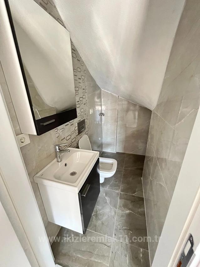 Brandneue, Freistehende 3+1-Zimmer-Villa Mit Großem Garten In Seferihisar Doğanbey Zu Verkaufen