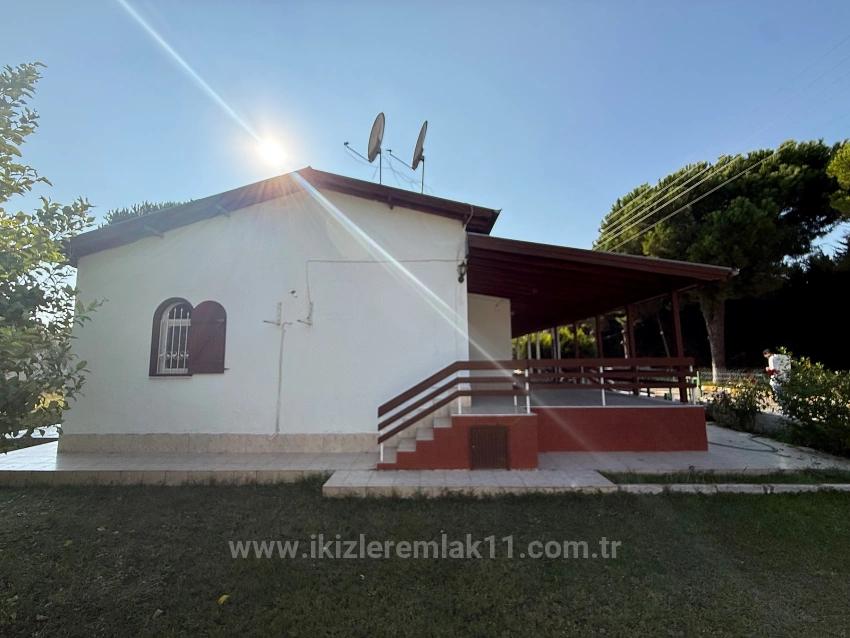Freistehendes 2+1-Sommerhaus Zum Verkauf In Seferihisar Doğanbey