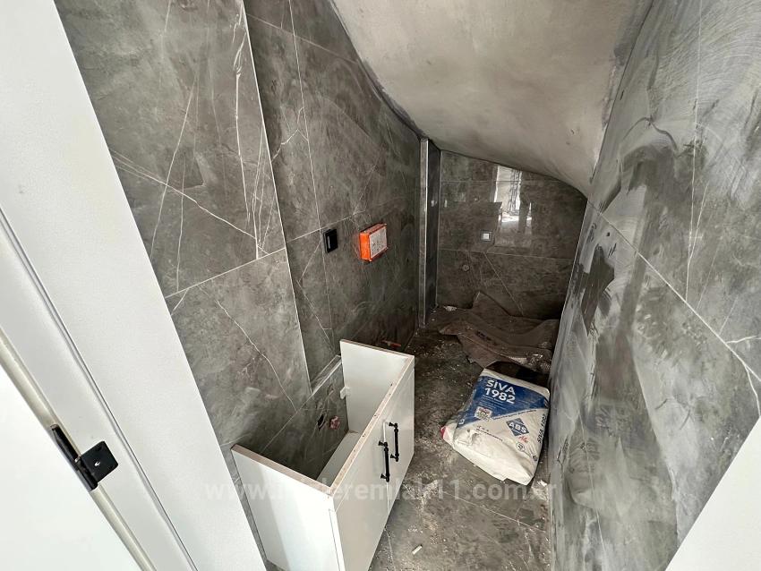 2+1 Brandneue Maisonette-Villa Mit Garten Zum Verkauf Im Zentrum Von Seferihisar Ürkmez