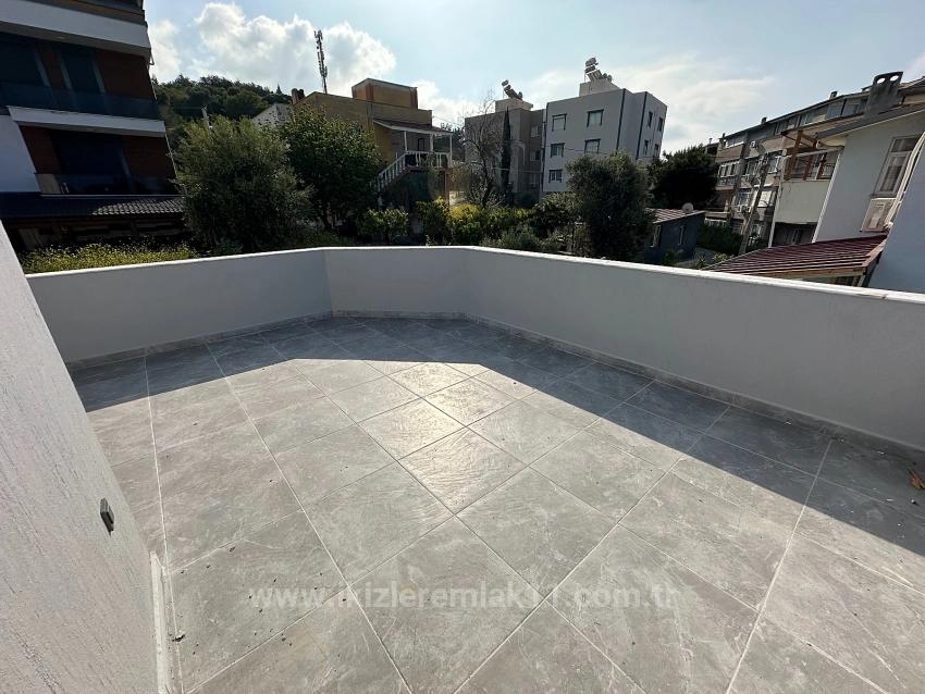 3+1 Maisonette-Villa Mit Neuem Garten Zum Verkauf Im Zentrum Von Seferihisar Ürkmez