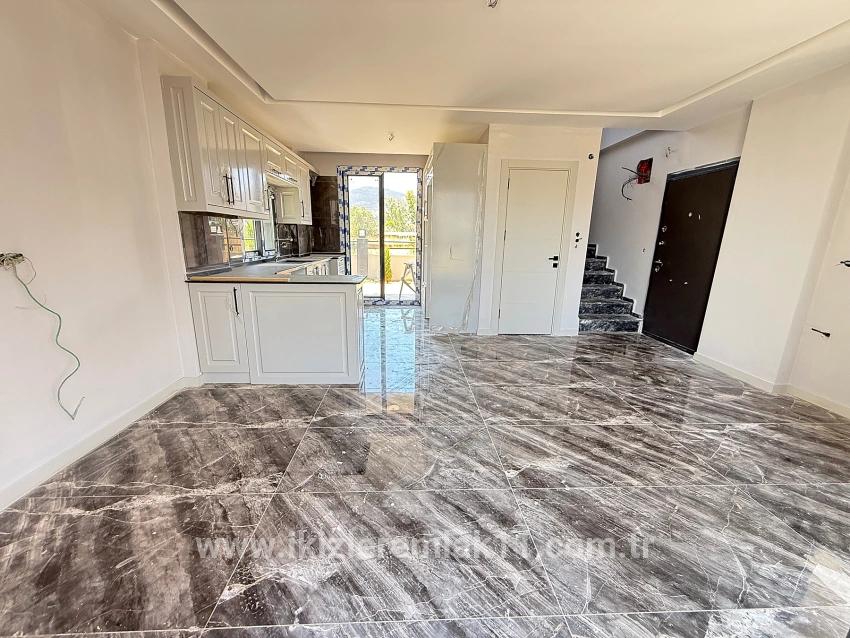 2+1-Zimmer Einfamilienhaus Zu verkaufen in Cumhuriyet Bz. Seferihisar Doğanbey - 190 m²