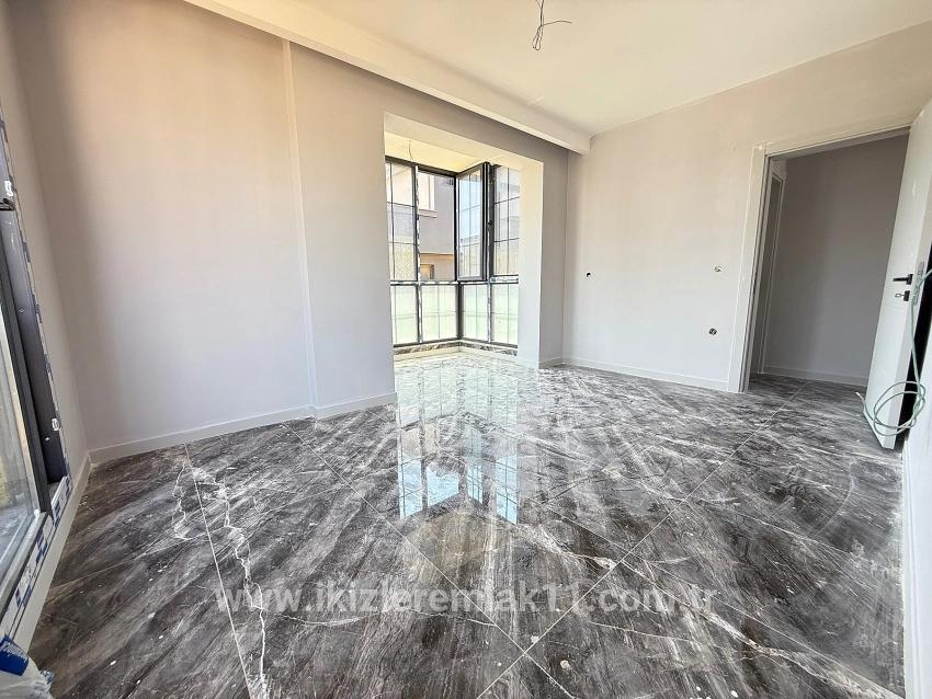 2+1-Zimmer Einfamilienhaus Zu verkaufen in Cumhuriyet Bz. Seferihisar Doğanbey - 190 m²