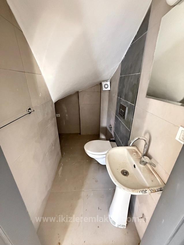 3+1 Villa Mit Brandneuem Garten In Seferihisar Doğanbey, In Meeresnähe, Zu Verkaufen