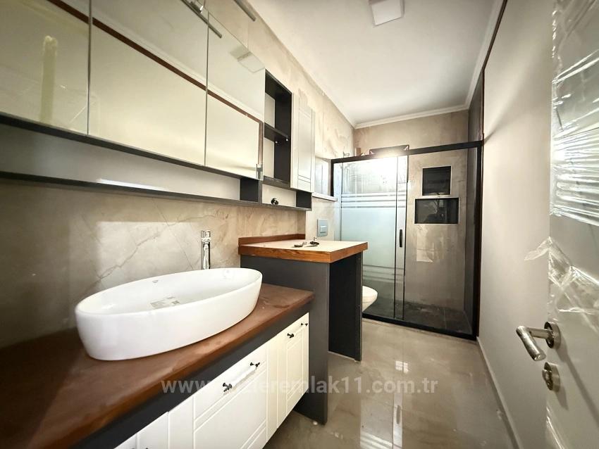 3+1 Villa Mit Brandneuem Garten In Seferihisar Doğanbey, In Meeresnähe, Zu Verkaufen