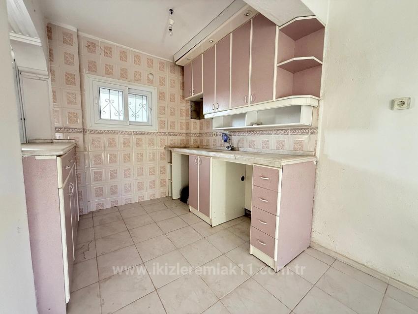 1+1 Wohnung Zum Verkauf 200 Meter Vom Meer Entfernt In Seferihisar Ürkmez