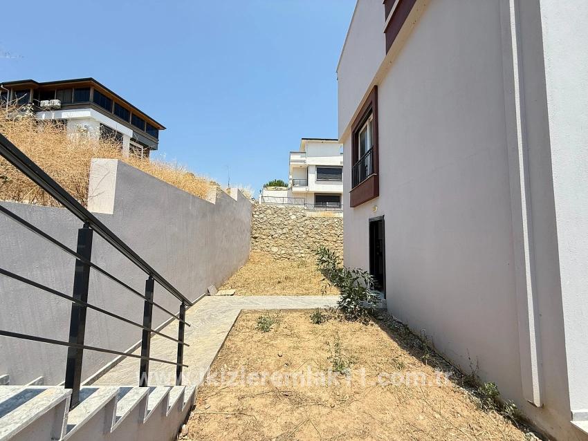 3+1-Zimmer Villa Zu verkaufen in Atatürk Bz. Seferihisar Doğanbey - 170 m²