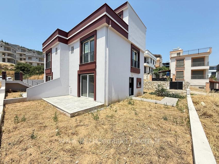 3+1 Villa Mit Meerblick Und Separatem Garten In Seferihisar Doğanbey Zu Verkaufen