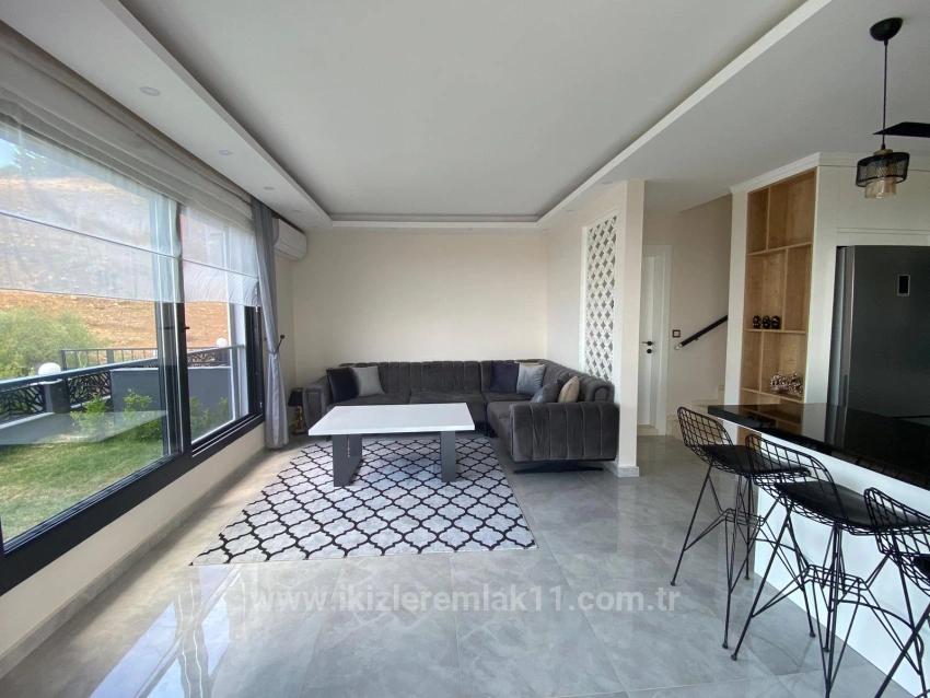 Freistehende Villa Mit 3+1 Schlafzimmern, Meerblick Und Pool In Seferihisar Doğanbey Zu Verkaufen