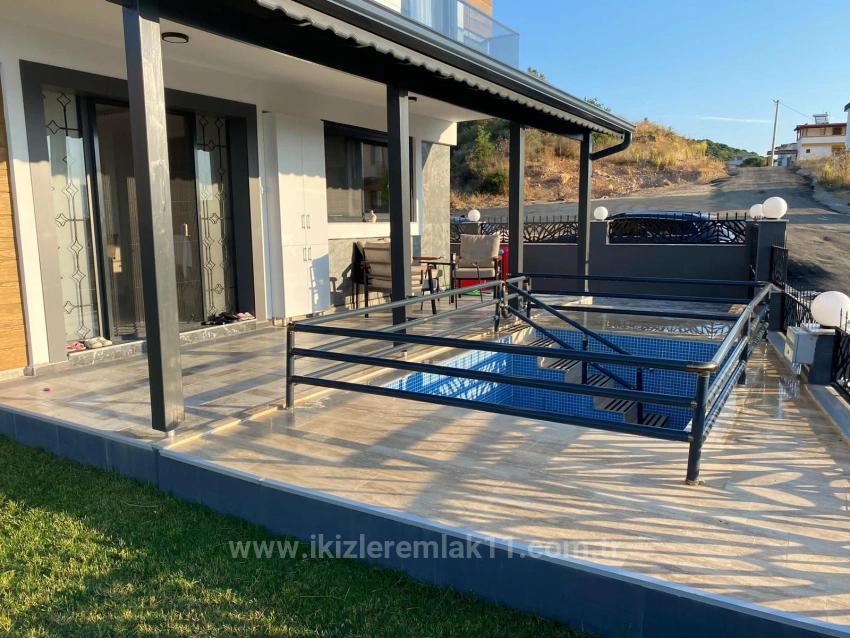 Freistehende Villa Mit 3+1 Schlafzimmern, Meerblick Und Pool In Seferihisar Doğanbey Zu Verkaufen