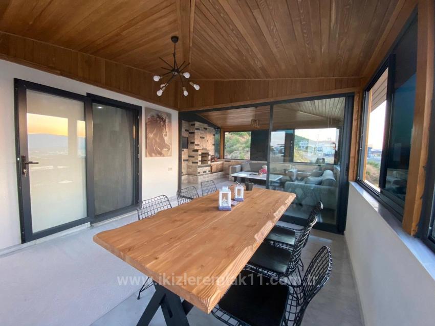 Freistehende Villa Mit 3+1 Schlafzimmern, Meerblick Und Pool In Seferihisar Doğanbey Zu Verkaufen