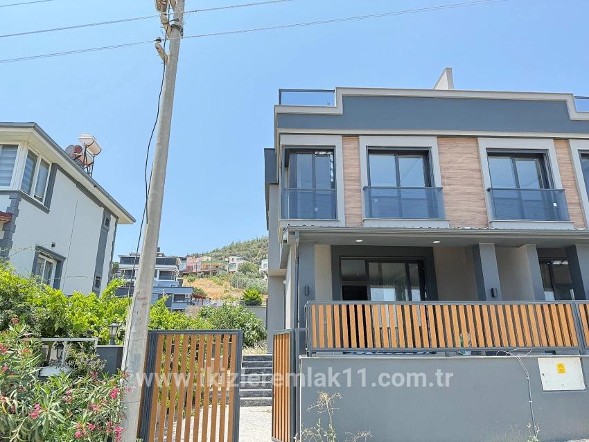 2+1-Zimmer Villa Zu verkaufen in Atatürk Bz. Seferihisar Doğanbey - 185 m²