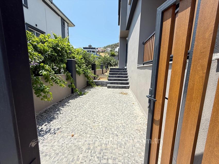 3+1 Villa Mit Meerblick Und Garten In Seferihisar Doğanbey Zu Verkaufen