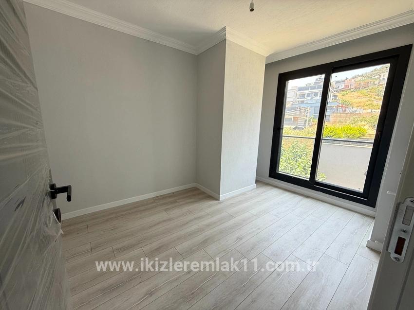 2+1-Zimmer Villa Zu verkaufen in Atatürk Bz. Seferihisar Doğanbey - 185 m²