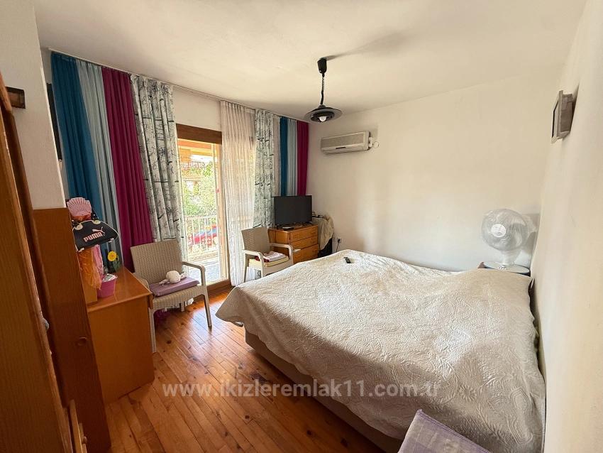 3+1 Villa Mit Garten Zum Verkauf Am Meer In Seferihisar Ürkmez