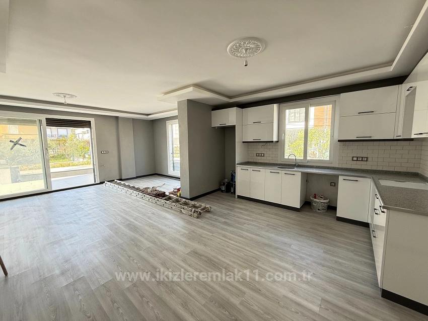 Freistehende 3+1-Maisonette-Villa Auf Einem 300 M2 Großen Grundstück In Seferihisar Doğanbey