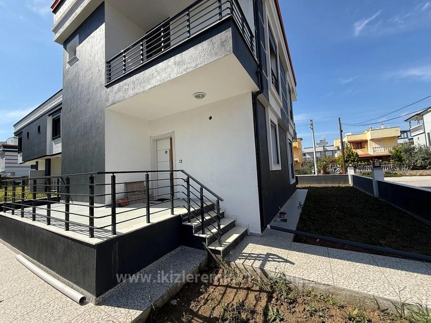 Freistehende 3+1-Maisonette-Villa Auf Einem 300 M2 Großen Grundstück In Seferihisar Doğanbey