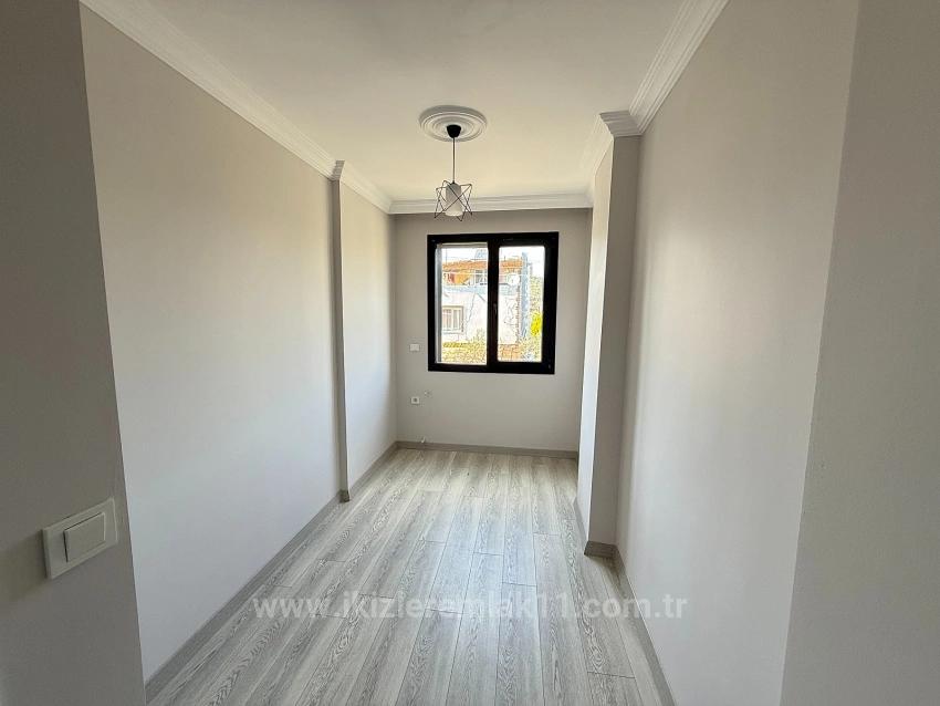 2 + 1 Brandneues Duplex-Sommerhaus Zum Verkauf Im Zentrum Von Seferihisar, Doğanbey